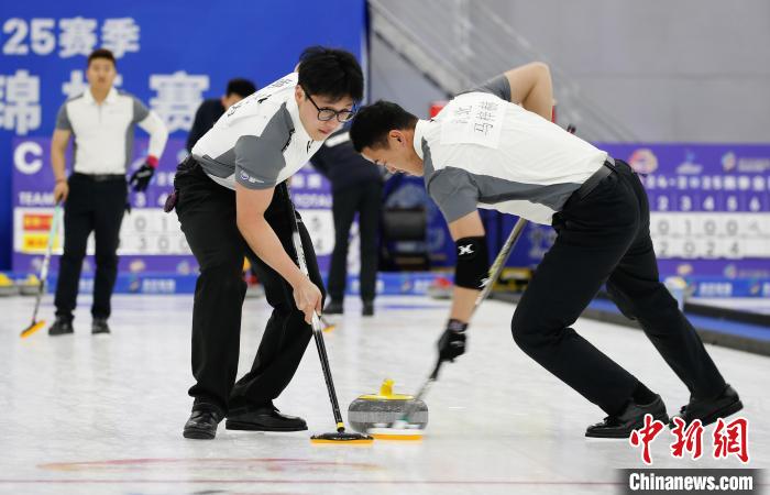 2024-2025全国冰壶锦标赛在青海启幕 中国香港队首