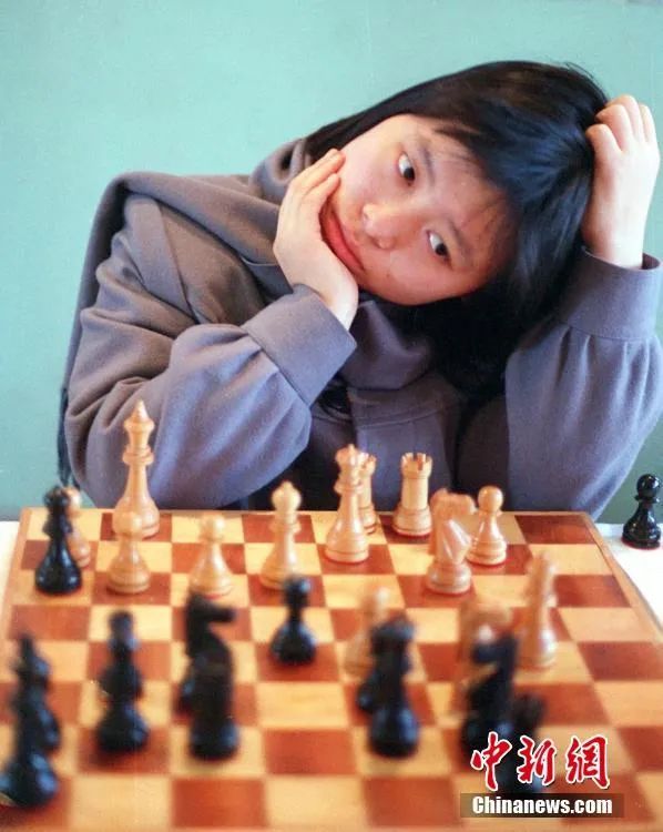 中国棋手谢军高票当选国际棋联副主席 推动国际