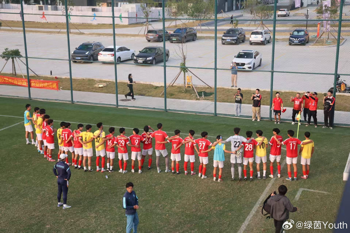 恒大足校组建中冠球队冲击职业联赛