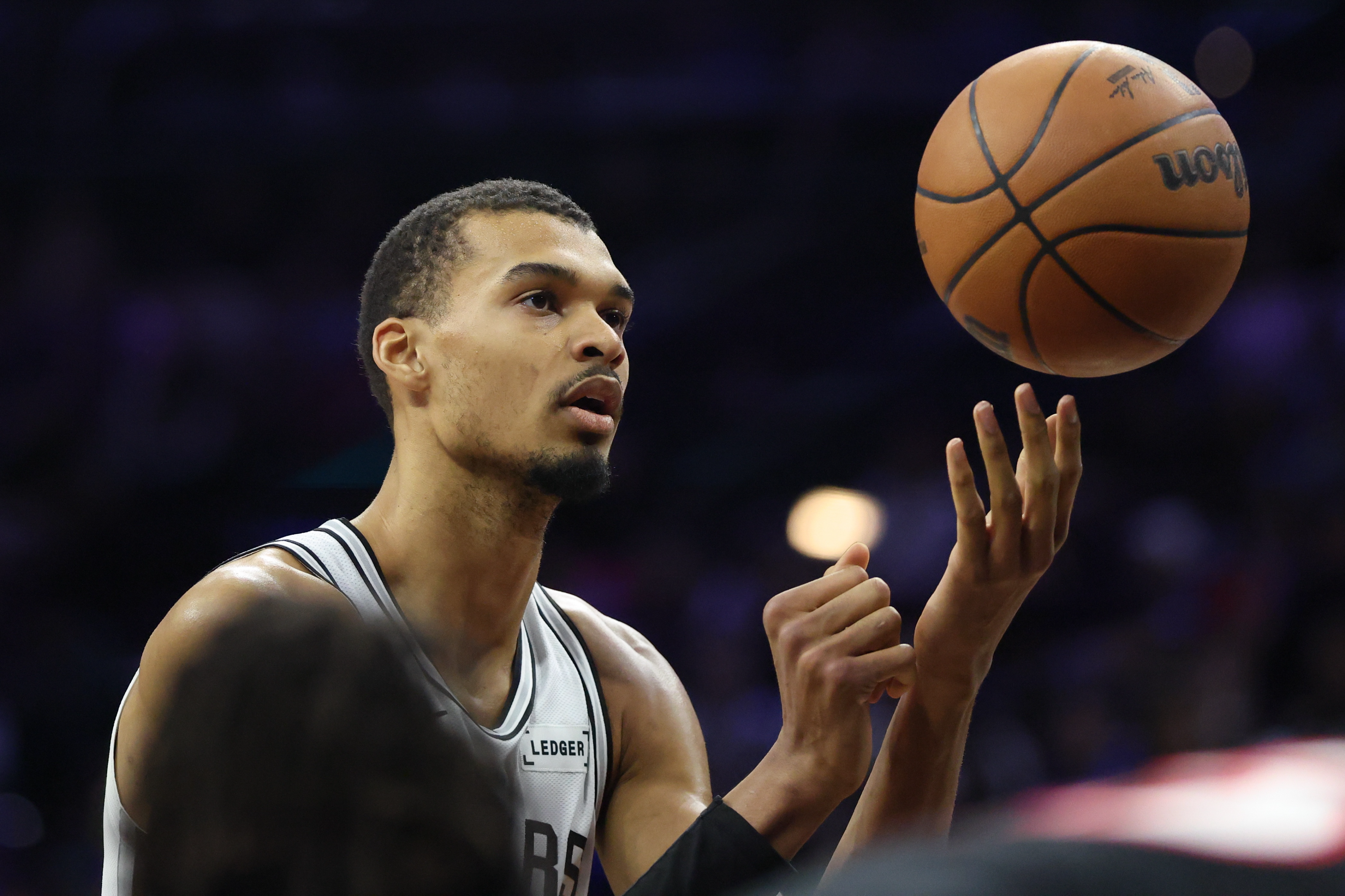 文班亚马砍41+18 马刺客场大胜勇士