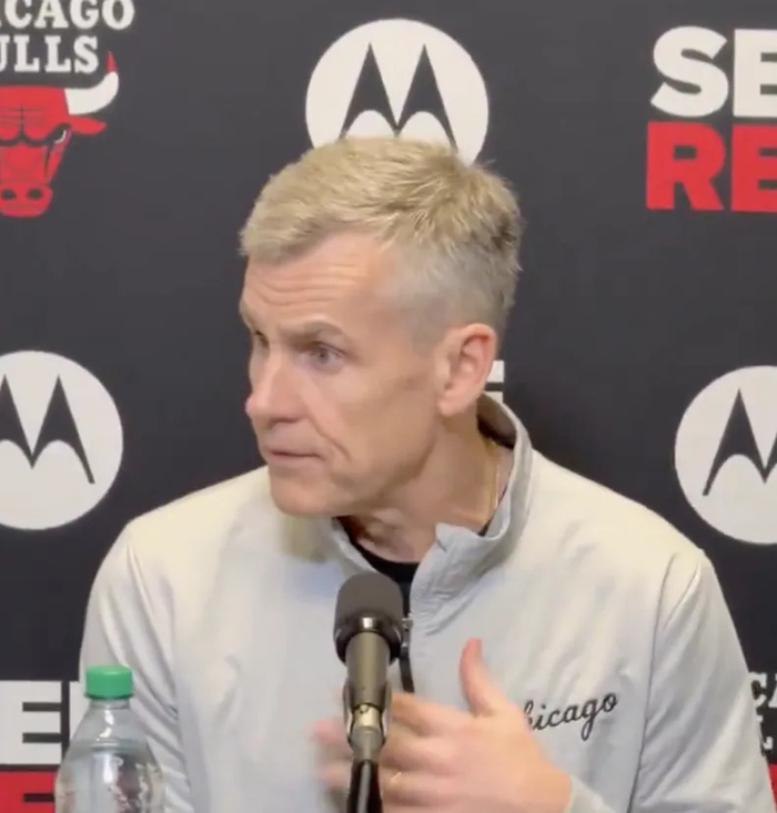 芝加哥公牛裁掉杰登-艾维 言论不当遭联盟处罚